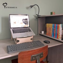 Standaard laptop steun laptopsteun ipad tablet hout thuiswerken kantoor aan huis laptoponderwijs het noteboompje